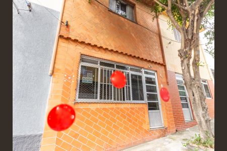 Casa à venda com 110m², 2 quartos e sem vaga Casa à venda com 110m², 2 quartos e sem vagaFachada