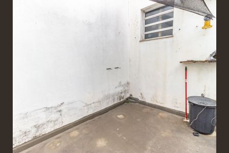 Casa à venda com 110m², 2 quartos e sem vaga Casa à venda com 110m², 2 quartos e sem vagaTerraço