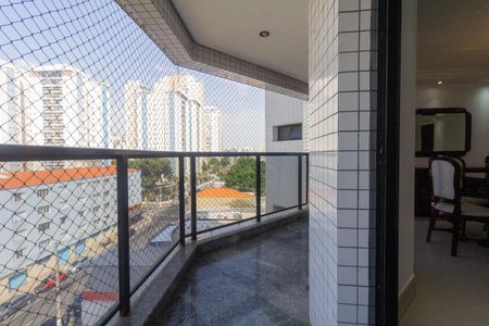 Apartamento à venda com 138m², 3 quartos e 3 vagasVaranda