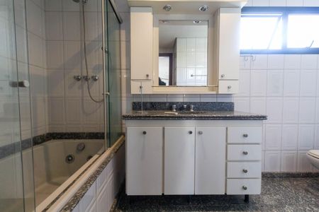 Apartamento à venda com 138m², 3 quartos e 3 vagasBanheiro Suíte