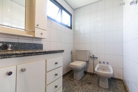 Apartamento à venda com 138m², 3 quartos e 3 vagasBanheiro Suíte