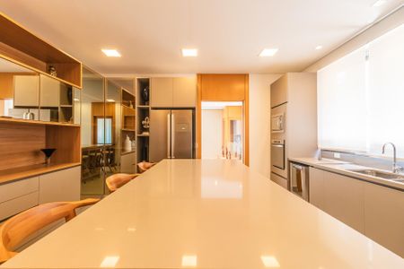 Casa à venda com 574m², 4 quartos e 6 vagasCozinha