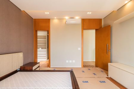 Casa à venda com 574m², 4 quartos e 6 vagasSuíte 4