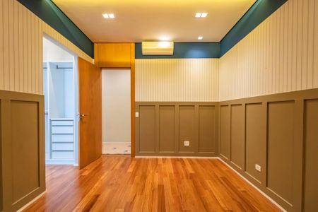 Casa à venda com 574m², 4 quartos e 6 vagasSuíte 3