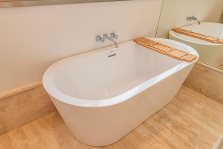 Casa à venda com 574m², 4 quartos e 6 vagasBanheiro 2 da Suíte 4