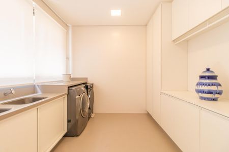 Casa à venda com 574m², 4 quartos e 6 vagasÁrea de Serviço