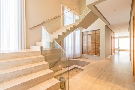 Casa à venda com 574m², 4 quartos e 6 vagasSala