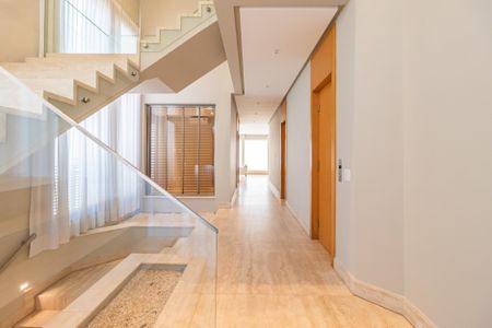 Casa à venda com 574m², 4 quartos e 6 vagasSala