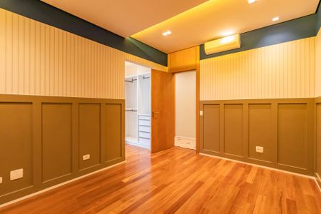 Casa à venda com 574m², 4 quartos e 6 vagasSuíte 3