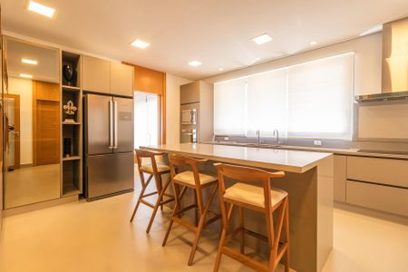 Casa à venda com 574m², 4 quartos e 6 vagasCozinha