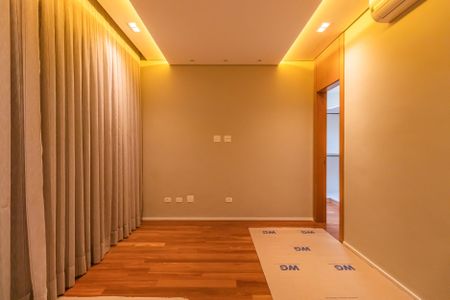 Casa à venda com 574m², 4 quartos e 6 vagasSuíte 1