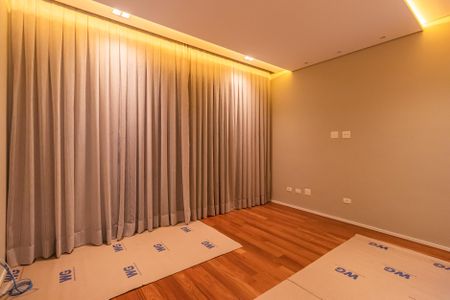 Casa à venda com 574m², 4 quartos e 6 vagasSuíte 1