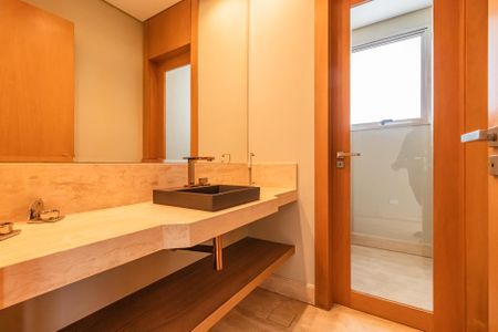 Casa à venda com 574m², 4 quartos e 6 vagasLavabo