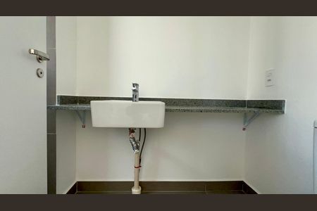 Apartamento à venda com 94m², 2 quartos e 1 vaga Apartamento à venda com 94m², 2 quartos e 1 vagaBanheiro da Suíte 1