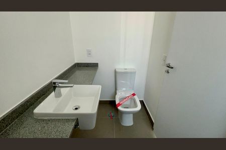 Apartamento à venda com 94m², 2 quartos e 1 vaga Apartamento à venda com 94m², 2 quartos e 1 vagaBanheiro da Suíte 1