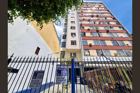 Apartamento à venda com 49m², 1 quarto e sem vaga Apartamento à venda com 49m², 1 quarto e sem vagaFachada