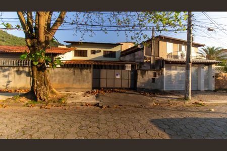 Casa à venda com 120m², 3 quartos e 3 vagasFachada