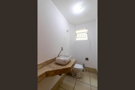 Casa à venda com 299m², 3 quartos e 2 vagasBanheiro
