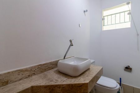 Casa à venda com 299m², 3 quartos e 2 vagasBanheiro