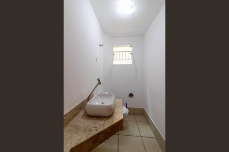Casa à venda com 299m², 3 quartos e 2 vagasBanheiro
