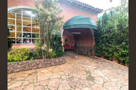 Casa à venda com 400m², 3 quartos e 4 vagas