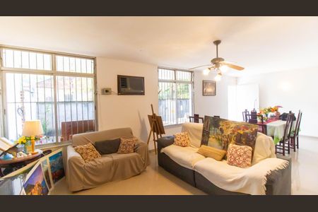 Sala de casa à venda com 4 quartos, 240m² em São Francisco, Niterói