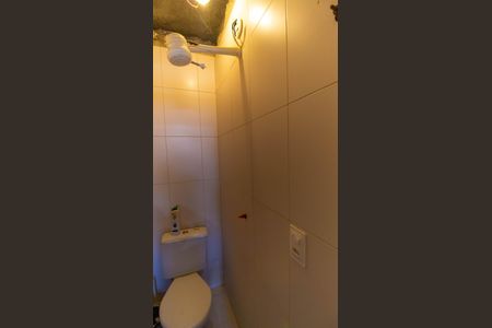 Casa à venda com 240m², 4 quartos e 1 vagaBanheiro de Serviço