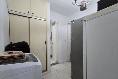 Casa à venda com 320m², 5 quartos e 3 vagas Casa à venda com 320m², 5 quartos e 3 vagasQuarto de Serviço