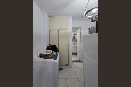 Casa à venda com 320m², 5 quartos e 3 vagas Casa à venda com 320m², 5 quartos e 3 vagasQuarto de Serviço