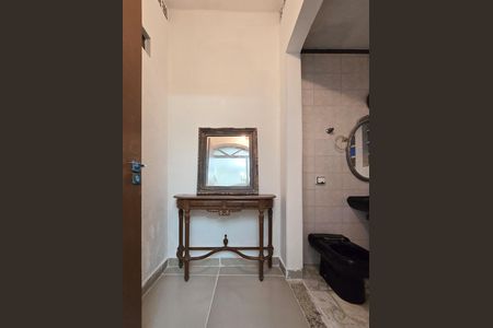Casa à venda com 320m², 5 quartos e 3 vagas Casa à venda com 320m², 5 quartos e 3 vagasLavabo