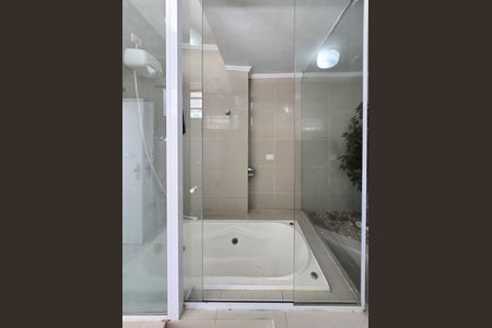 Casa à venda com 320m², 5 quartos e 3 vagas Casa à venda com 320m², 5 quartos e 3 vagasBanheiro - Suíte 2
