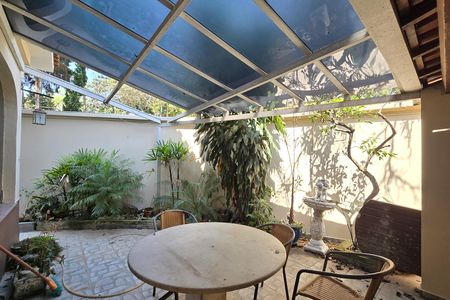 Casa à venda com 320m², 5 quartos e 3 vagas Casa à venda com 320m², 5 quartos e 3 vagasÁrea Gourmet