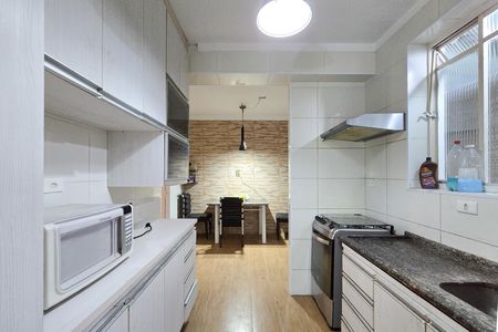 Casa à venda com 320m², 5 quartos e 3 vagas Casa à venda com 320m², 5 quartos e 3 vagasCozinha