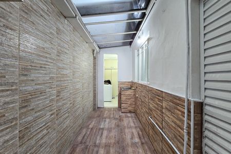 Casa à venda com 320m², 5 quartos e 3 vagas Casa à venda com 320m², 5 quartos e 3 vagasÁrea de Serviço