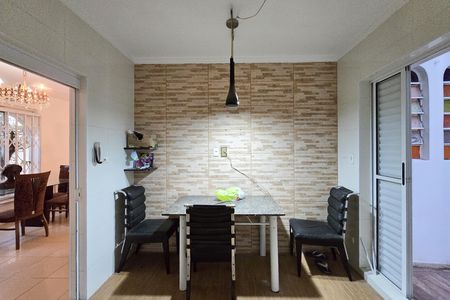 Casa à venda com 320m², 5 quartos e 3 vagas Casa à venda com 320m², 5 quartos e 3 vagasCozinha