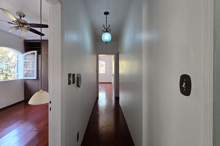 Casa à venda com 320m², 5 quartos e 3 vagas Casa à venda com 320m², 5 quartos e 3 vagasAcesso - Quartos