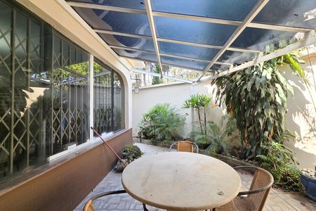 Casa à venda com 320m², 5 quartos e 3 vagas Casa à venda com 320m², 5 quartos e 3 vagasÁrea Gourmet