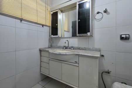 Casa à venda com 320m², 5 quartos e 3 vagas Casa à venda com 320m², 5 quartos e 3 vagasBanheiro Social