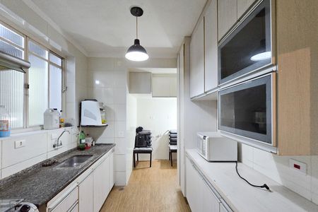 Casa à venda com 320m², 5 quartos e 3 vagas Casa à venda com 320m², 5 quartos e 3 vagasCozinha