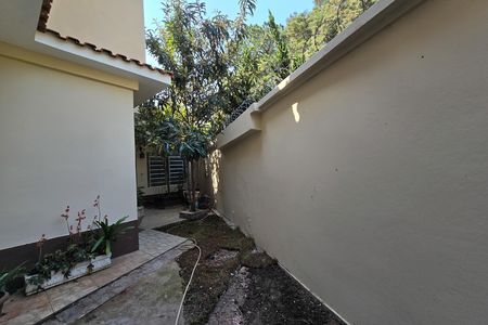 Casa à venda com 320m², 5 quartos e 3 vagas Casa à venda com 320m², 5 quartos e 3 vagasQuintal