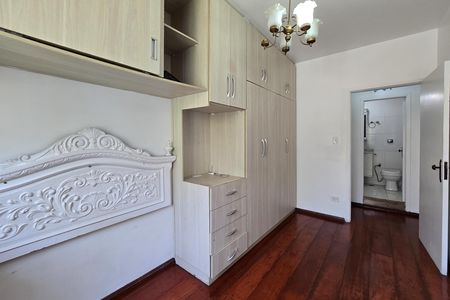 Casa à venda com 320m², 5 quartos e 3 vagas Casa à venda com 320m², 5 quartos e 3 vagasQuarto 1