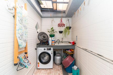 Casa de condomínio à venda com 86m², 2 quartos e 1 vagaÁrea de Serviço