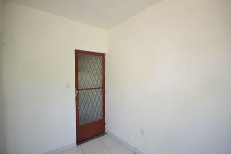 Quarto de casa para alugar com 1 quarto, 40m² em Olinda, Nilópolis