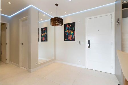 Apartamento à venda com 70m², 2 quartos e 1 vagaSala