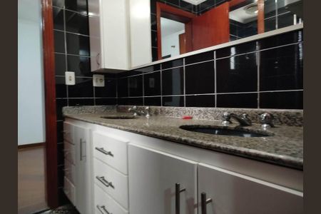 Apartamento para alugar com 128m², 4 quartos e 2 vagasBanheiro da Suíte 2