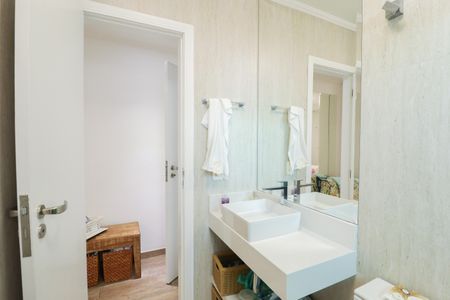 Casa para alugar com 340m², 3 quartos e 3 vagas Casa para alugar com 340m², 3 quartos e 3 vagasBanheiro da Suíte 3