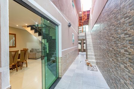 Casa à venda com 245m², 3 quartos e 2 vagas Casa à venda com 245m², 3 quartos e 2 vagasCorredor