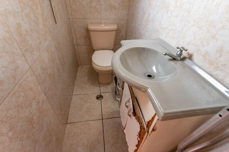 Casa à venda com 245m², 3 quartos e 2 vagas Casa à venda com 245m², 3 quartos e 2 vagasBanheiro de serviço