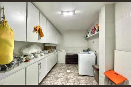 Casa à venda com 3 quartos, 180m² em Mirandópolis, São Paulo