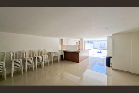 Apartamento à venda com 96m², 3 quartos e 2 vagas Apartamento à venda com 96m², 3 quartos e 2 vagasÁrea comum - Salão de festas